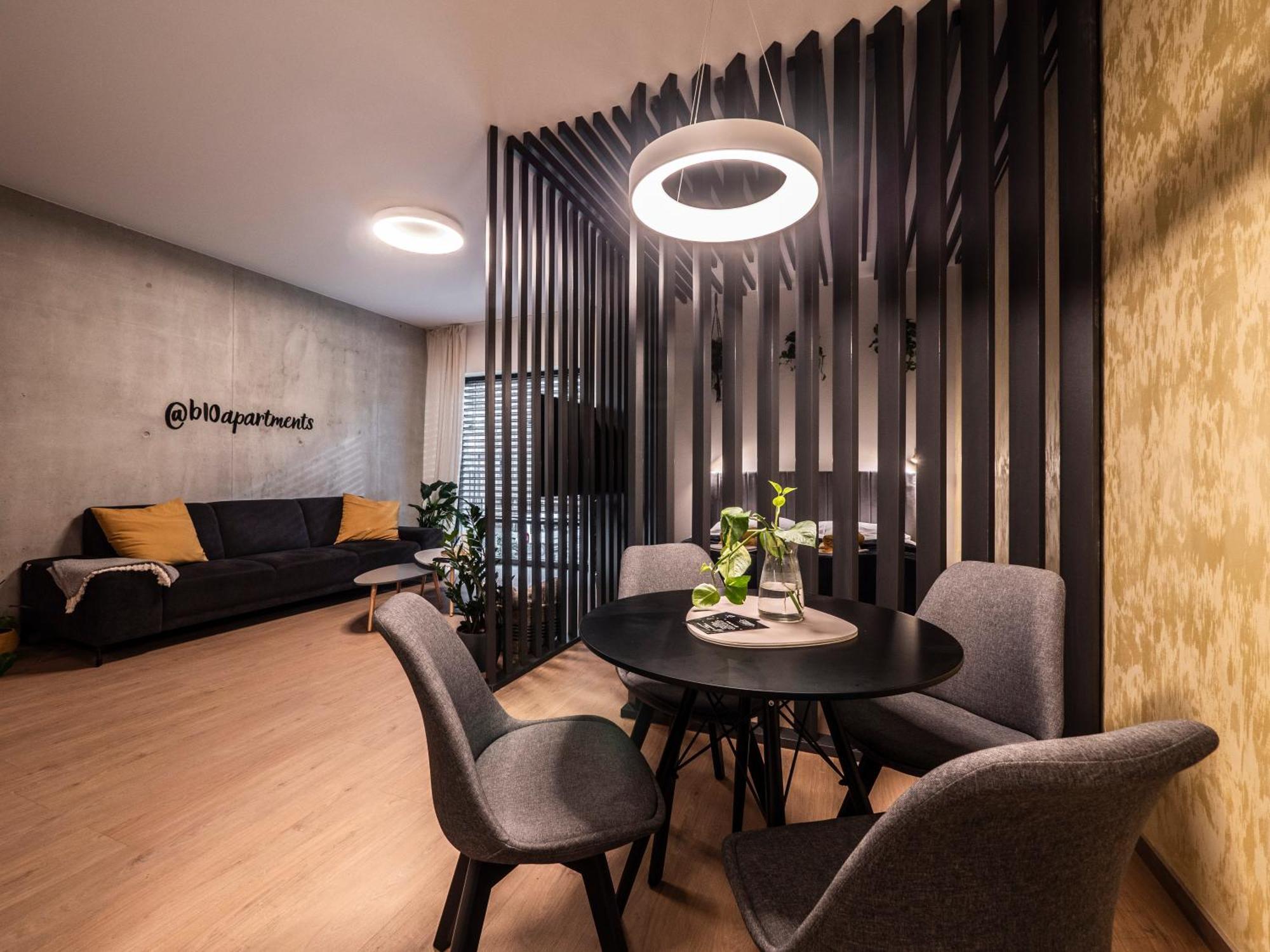 B10 Business Apartments 질리나 외부 사진