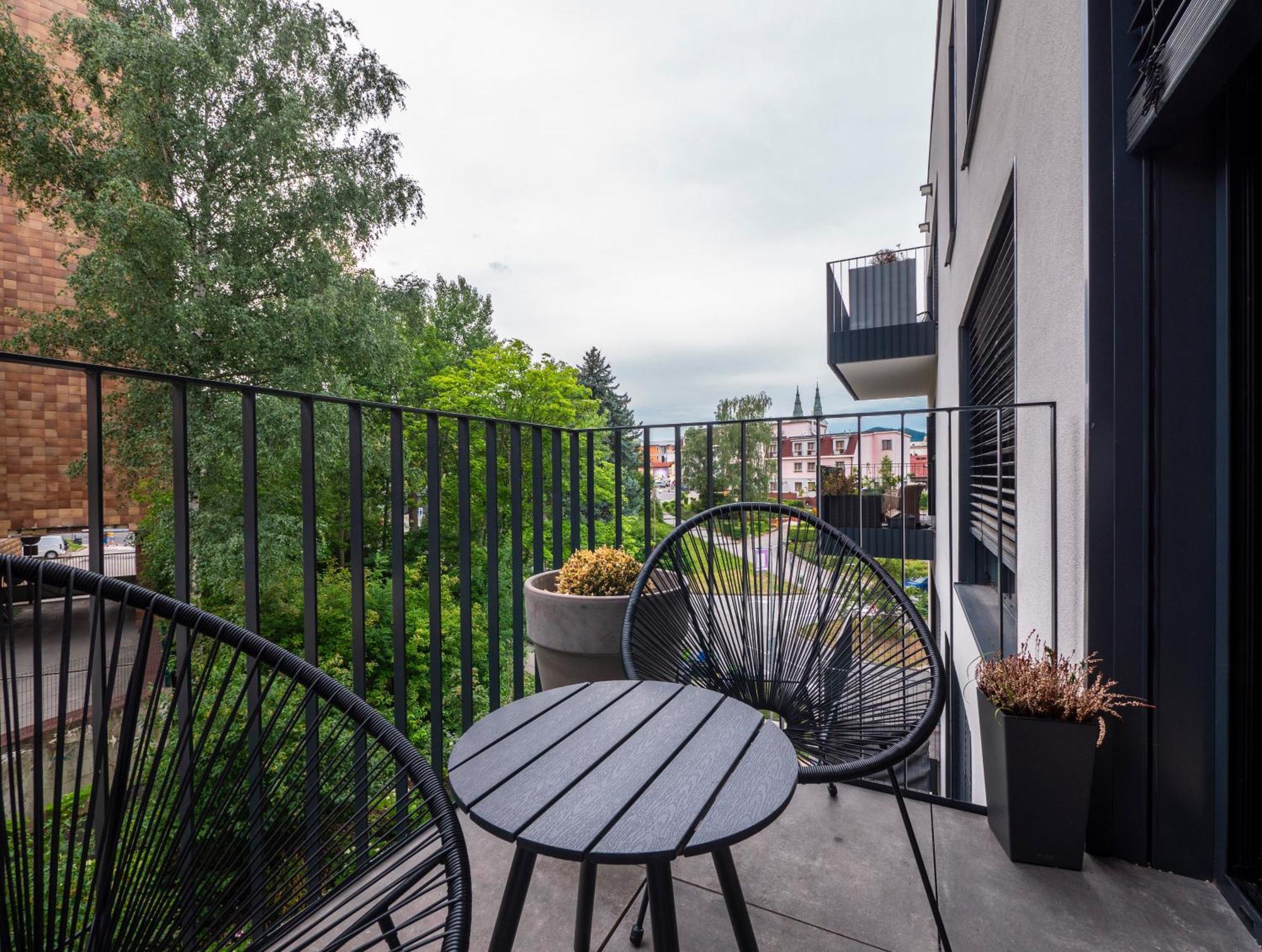 B10 Business Apartments 질리나 외부 사진