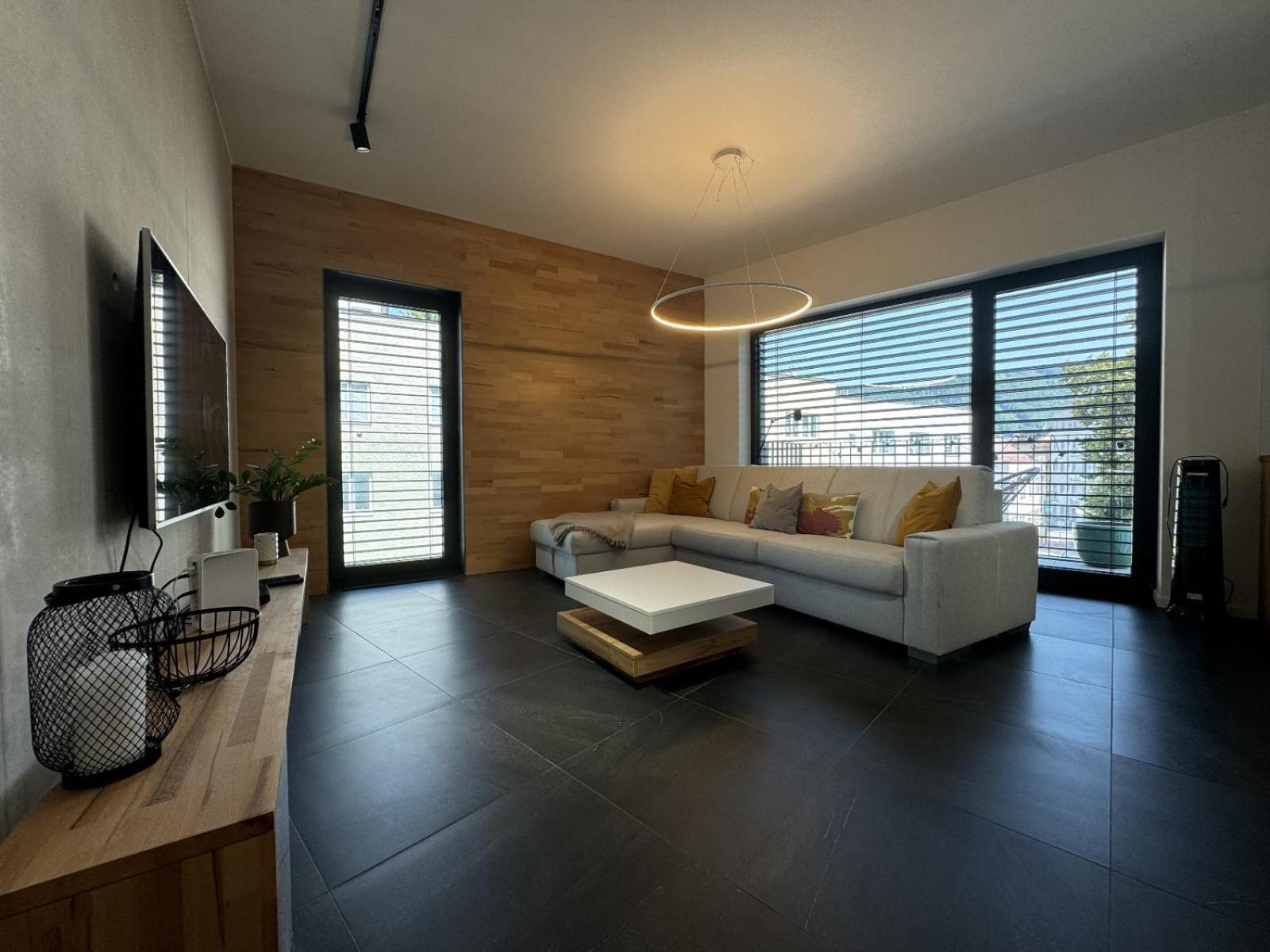 B10 Business Apartments 질리나 외부 사진